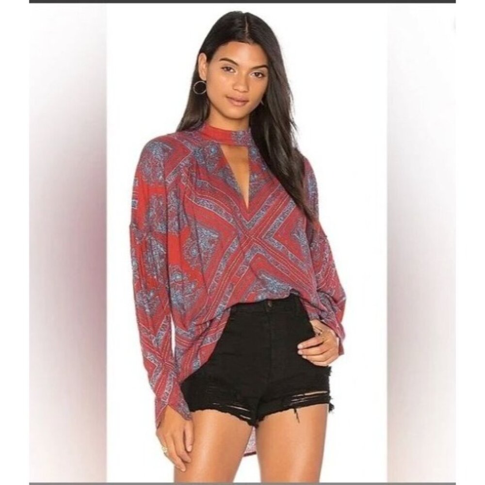 Free People Walking on a Dream Keyhole Tunic Top size Small Red/Blue